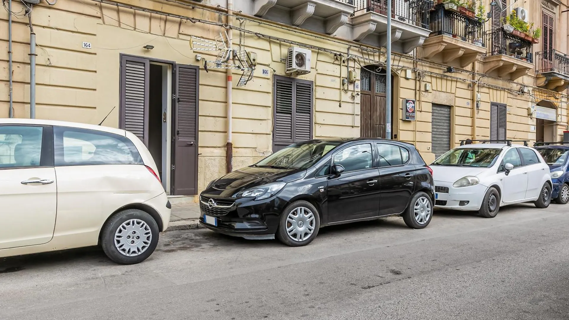 Corso dei Mille Railway Apartment Palermo